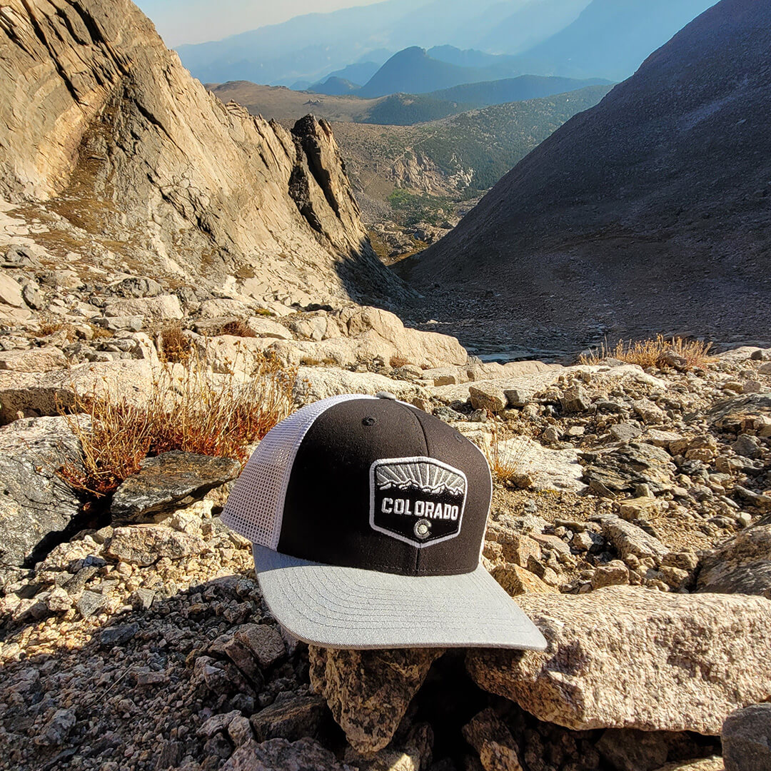 Front Range Trucker Hat - Black/White/Hthr Gray