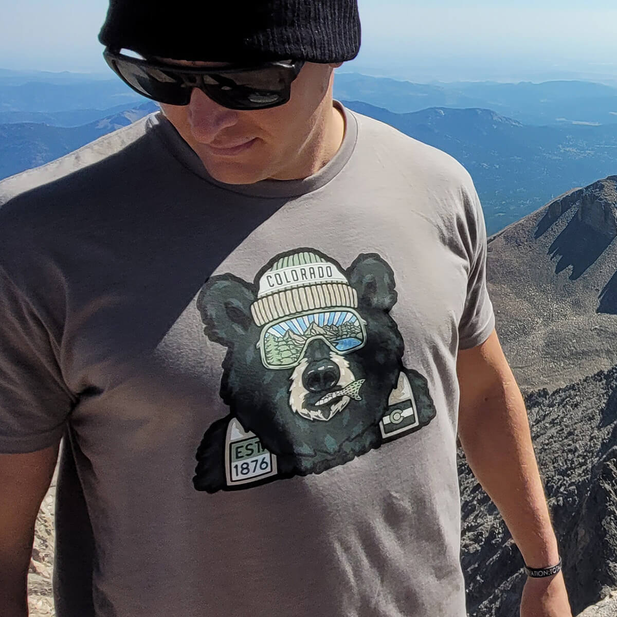 Backwoods Bear - T-Shirt - Warm Grey